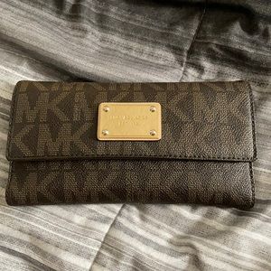 MK Jet Set Brown Signature Canvas Checkbook Wallet